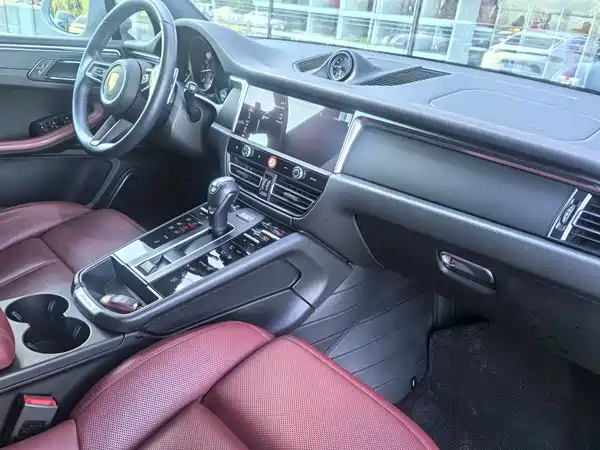 Porsche Macan 2024