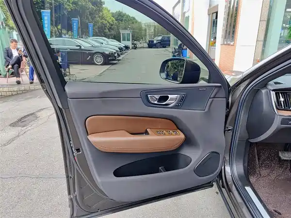 Volvo XC60 2024