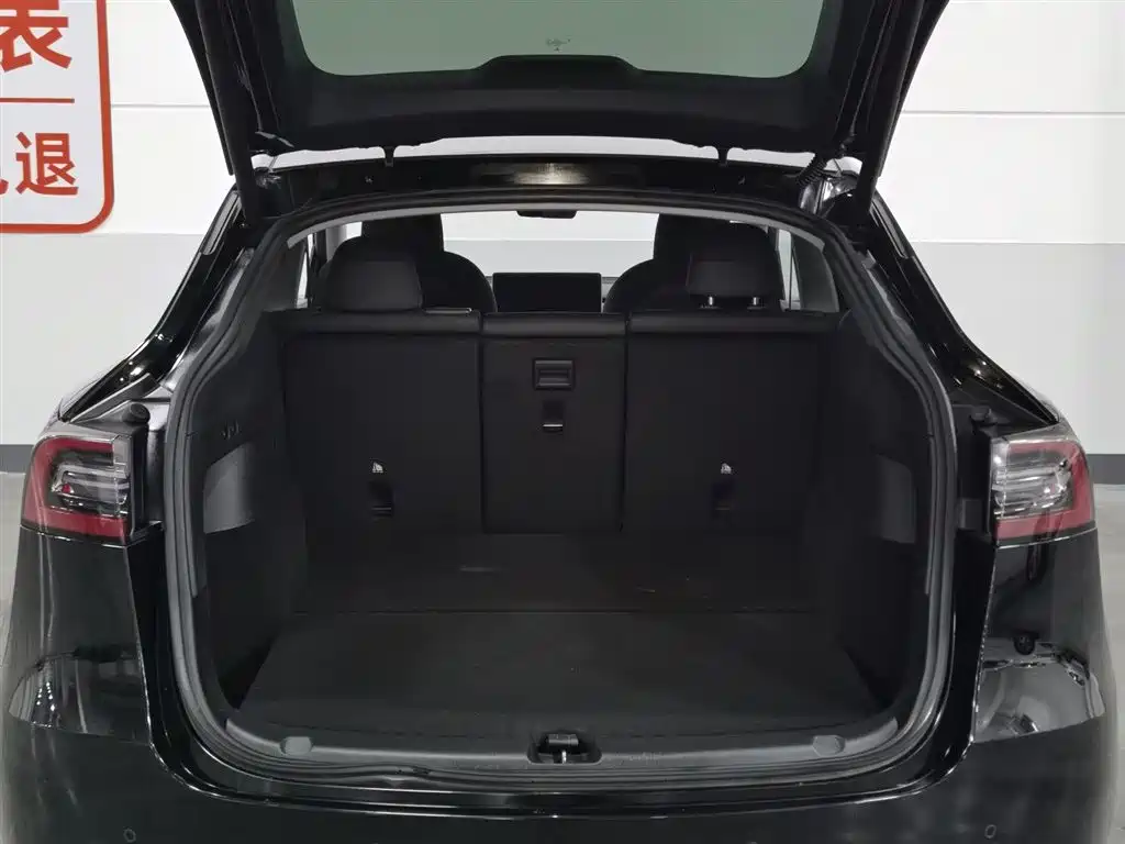 Tesla Model Y 2023 — фото 16