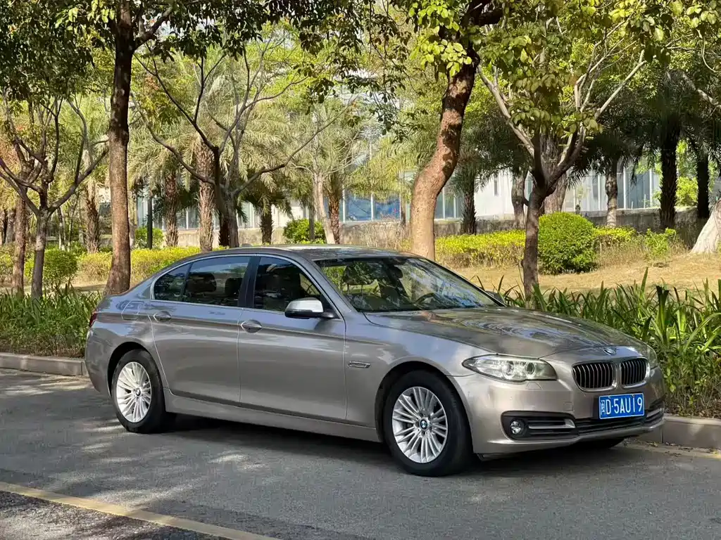 BMW 5 Series 2015 — фото 3