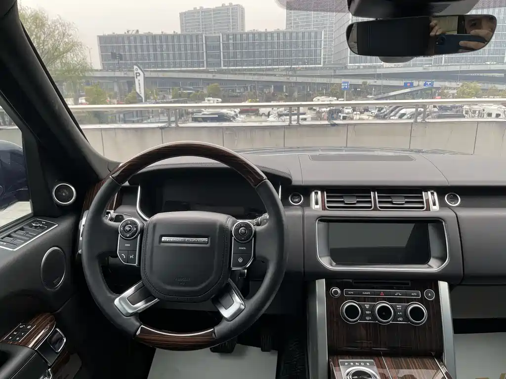 Land Rover Range Rover 2018 — фото 16