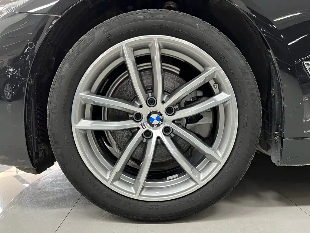 BMW 5 Series 2020 — фото 11