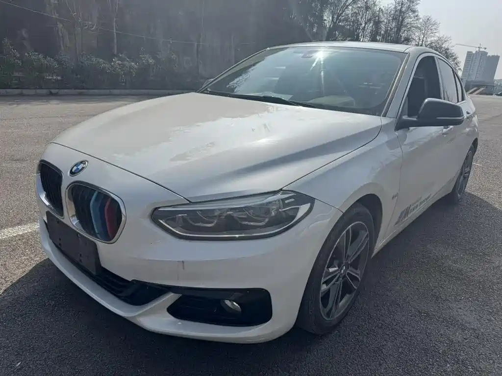 BMW 1 Series 2017 — фото 14