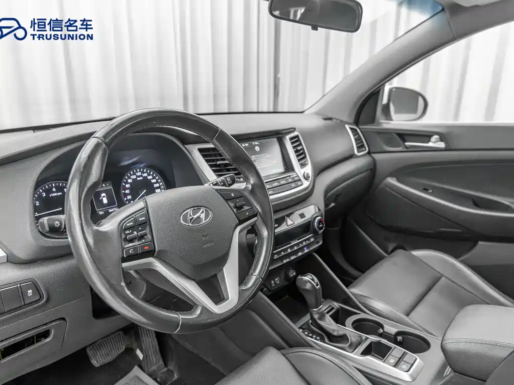 Hyundai Tucson 2017 — фото 11
