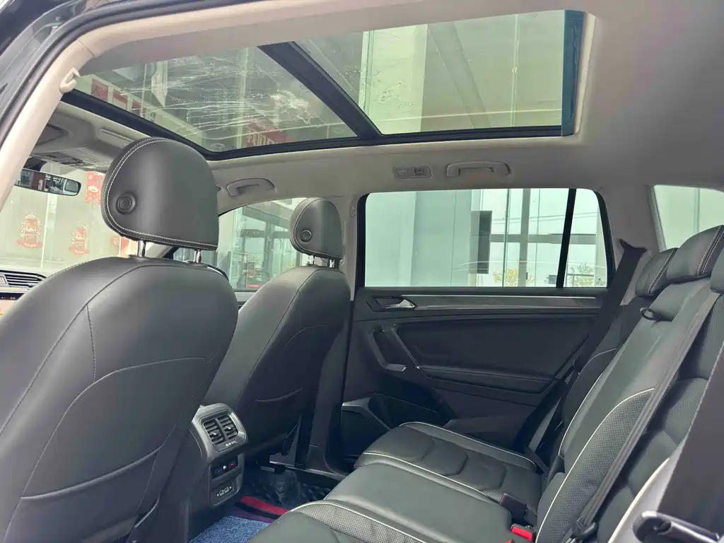 Volkswagen Tiguan L 2019 — фото 10