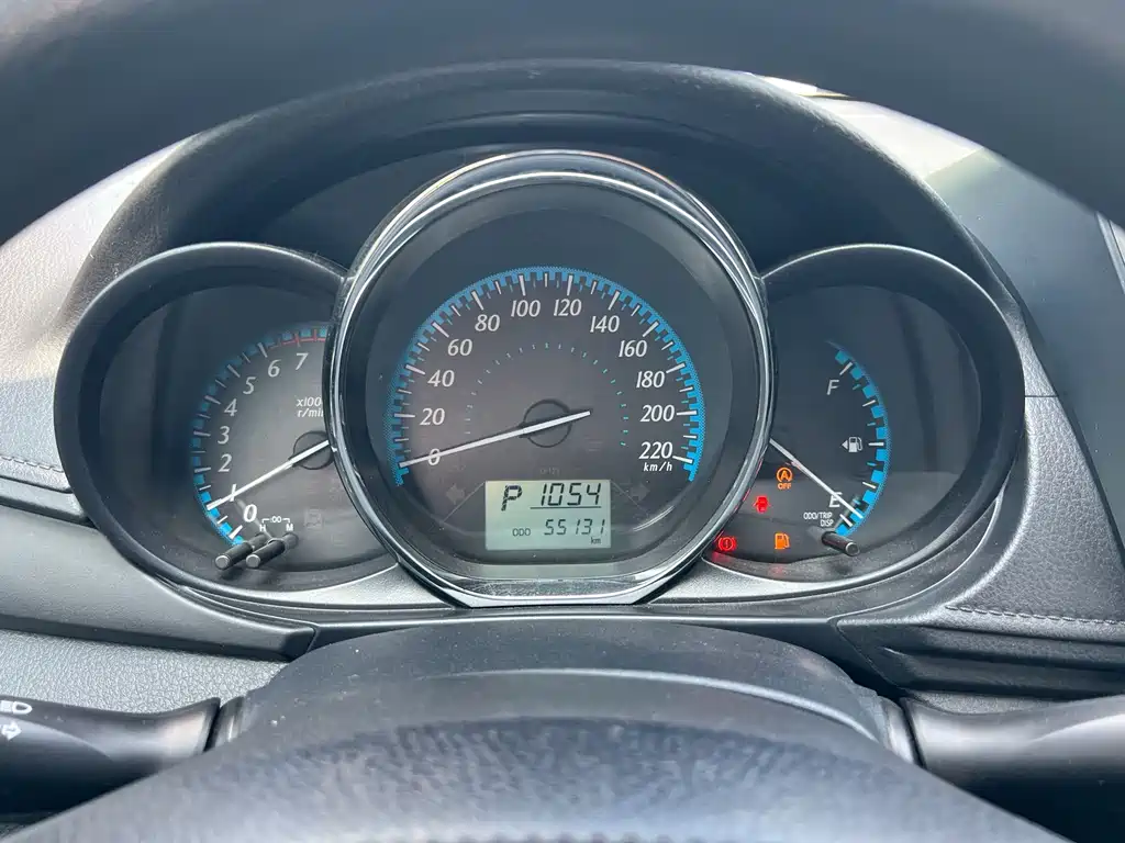 Toyota Yaris L 2016 — фото 17