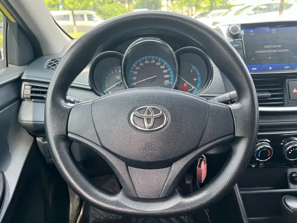 Toyota Yaris L 2016 — фото 16