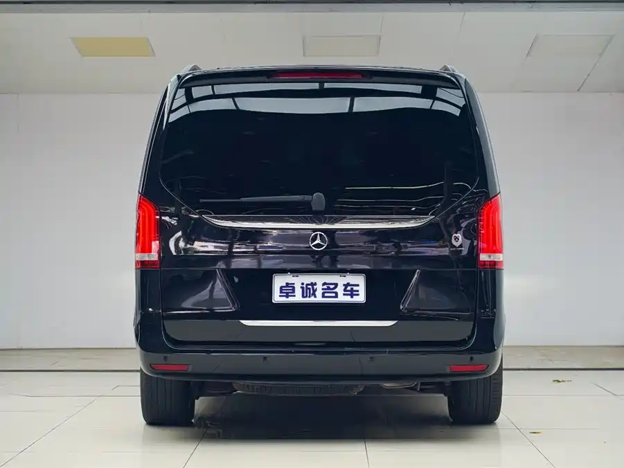 Mercedes-Benz V-Class 2021 — фото 20