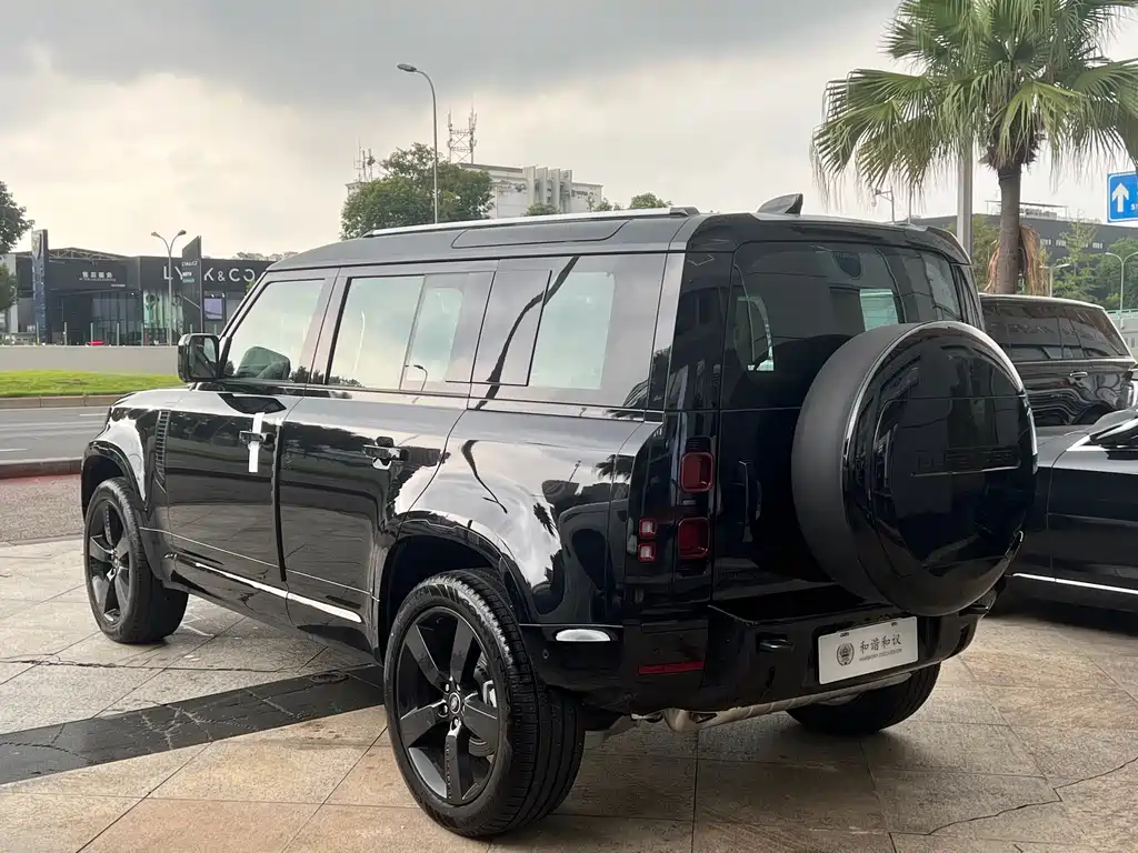 Land Rover Defender — фото 16