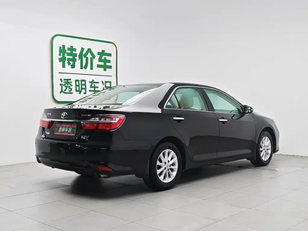 Toyota Camry 2015 — фото 2
