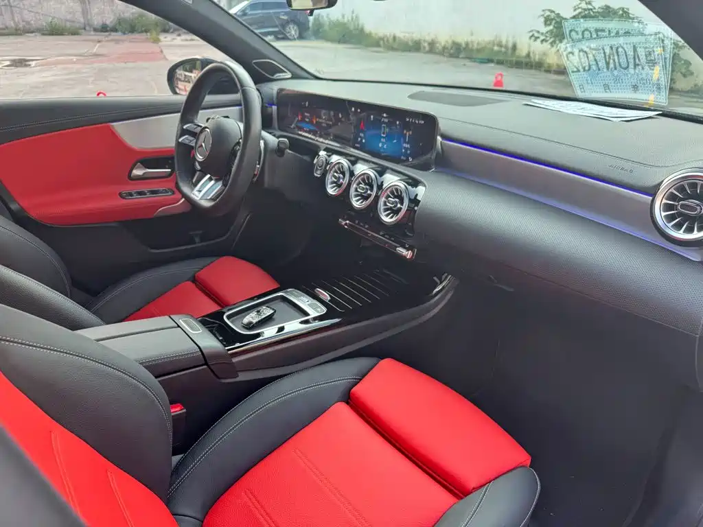 Mercedes-Benz A-Class AMG 2025 — фото 12