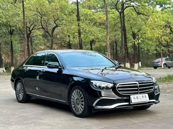 Mercedes-Benz E-Class 2022