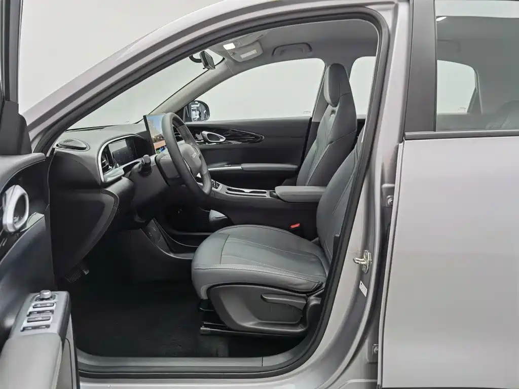 Geely Galaxy Starwish 2025 — фото 10