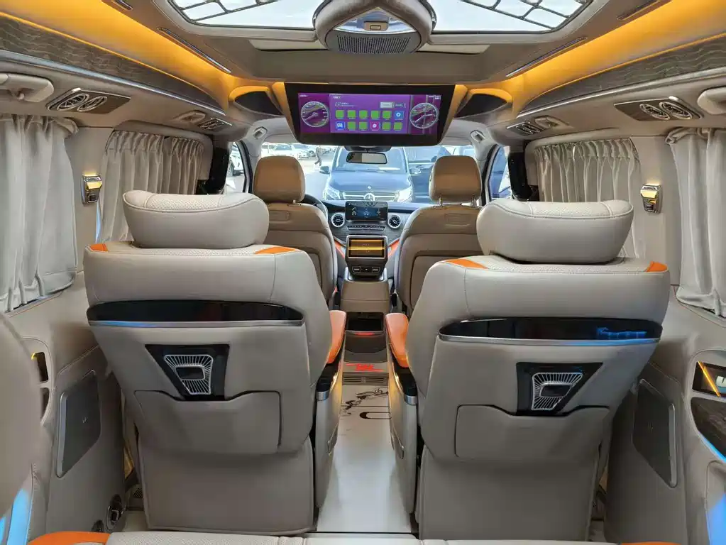 Mercedes-Benz V-Class 2021 — фото 12