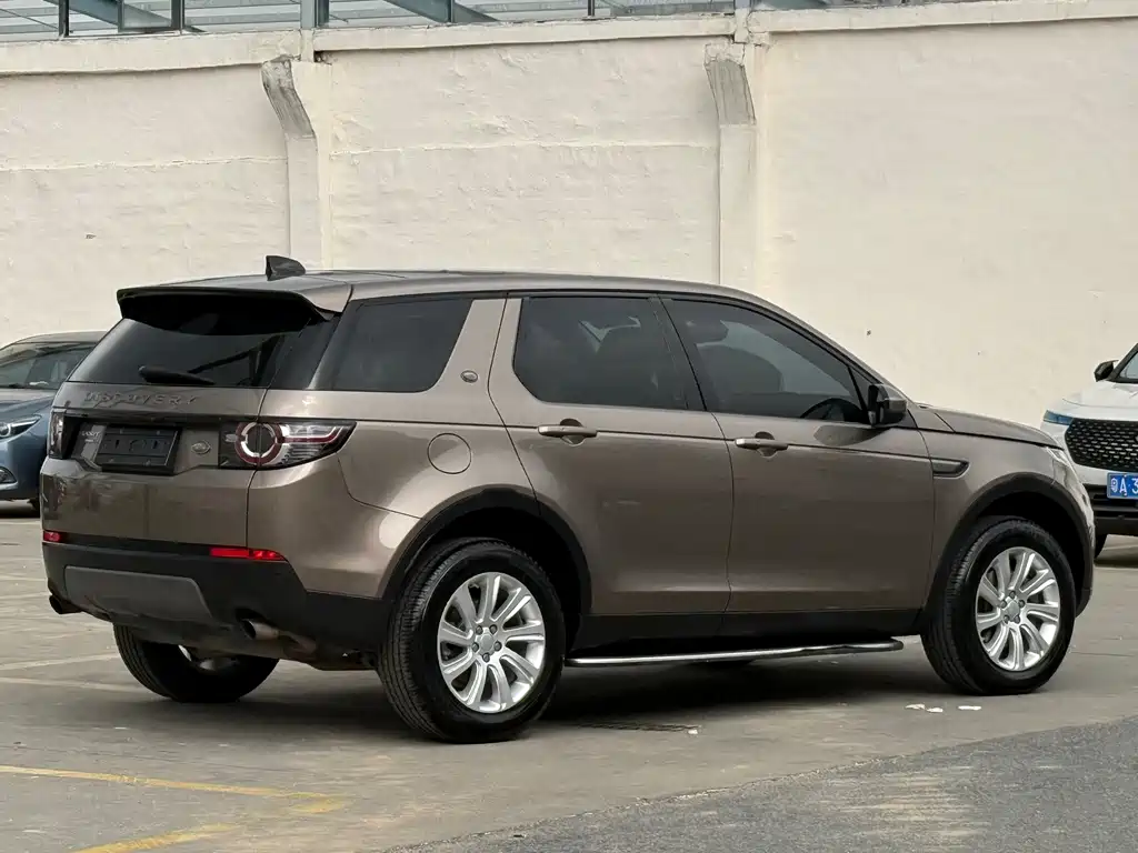 Land Rover Discovery Sport 2017 — фото 8