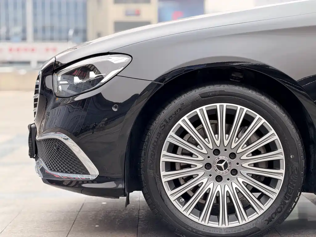 Mercedes-Benz E-Class 2023 — фото 3