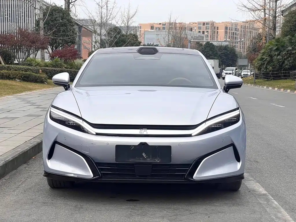 BYD Han L 2025
