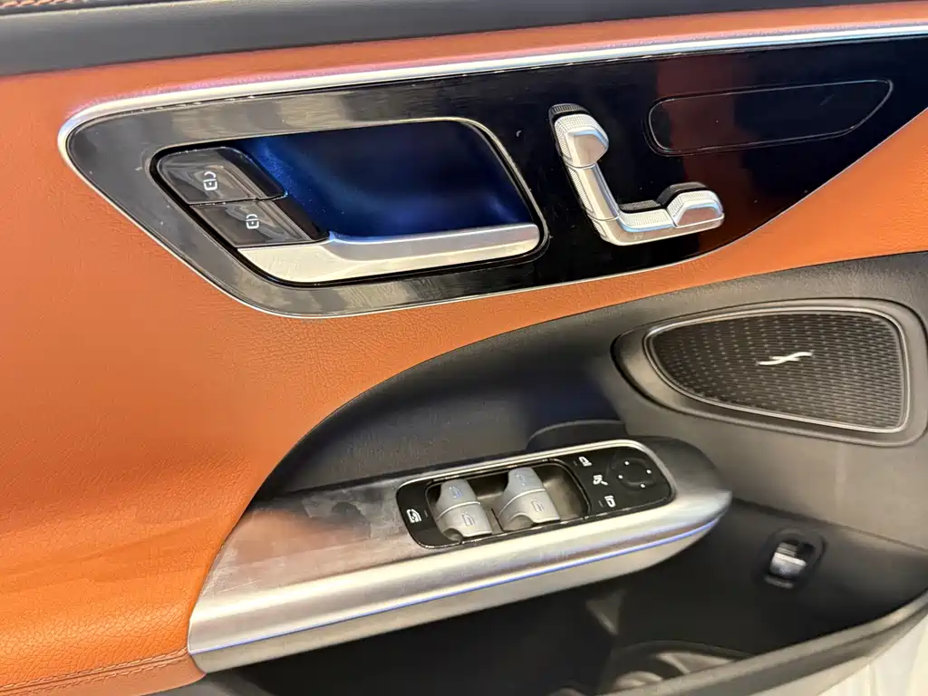 Mercedes-Benz C-Class 2023 — фото 8