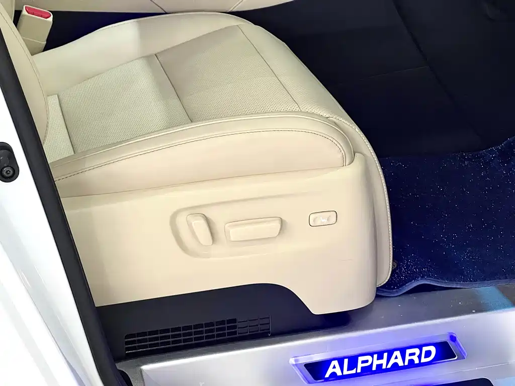 Toyota Alphard 2023 — фото 28
