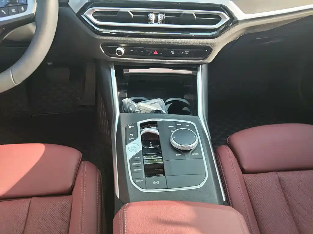 BMW 3 Series 2023 — фото 12