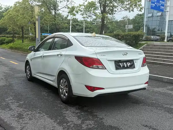 Hyundai Accent 2014
