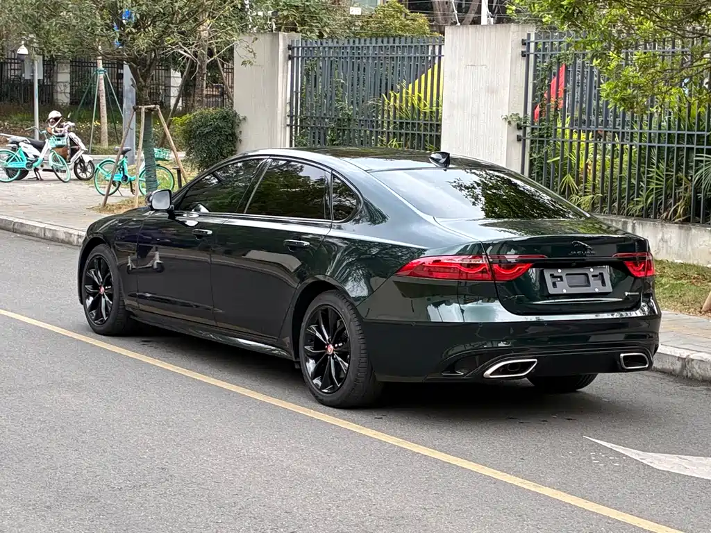 Jaguar XFL 2022 — фото 5