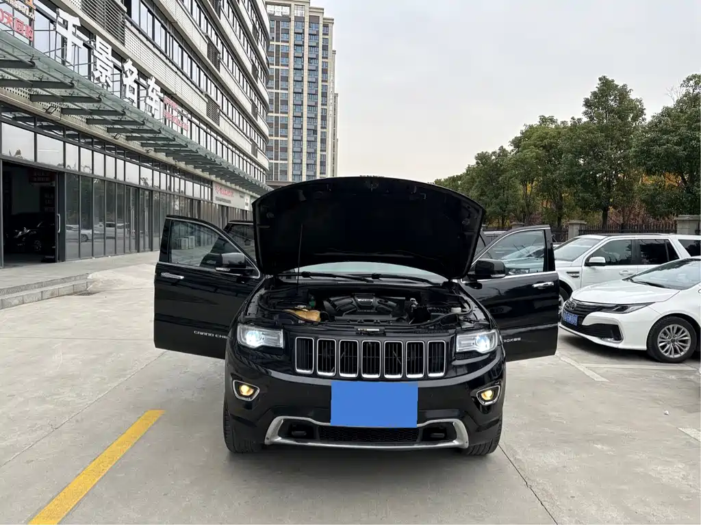 Jeep Grand Cherokee 2015 — фото 7
