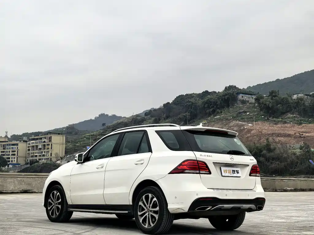 Mercedes-Benz GLE 2017 — фото 22