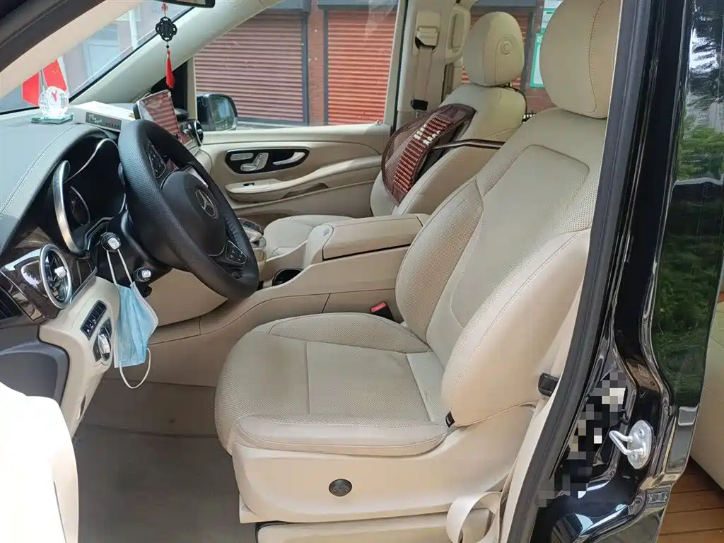 Mercedes-Benz V-Class 2016 — фото 16