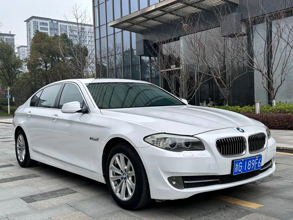 BMW 5 Series 2012 — фото 3