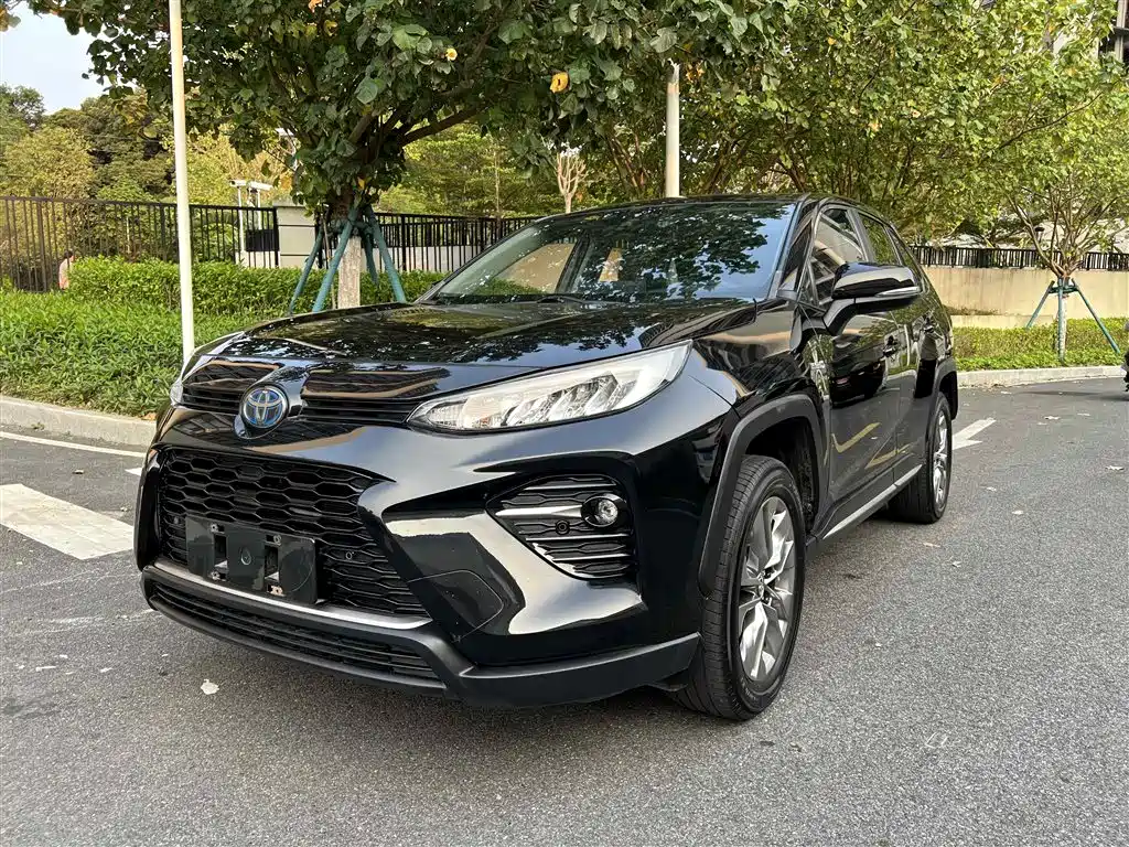 Toyota Wildlander 2021 — фото 1