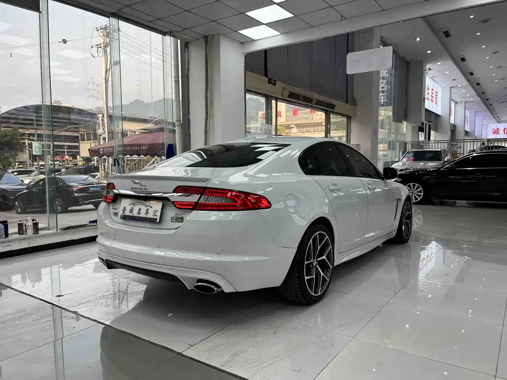 Jaguar XF 2015 — фото 7