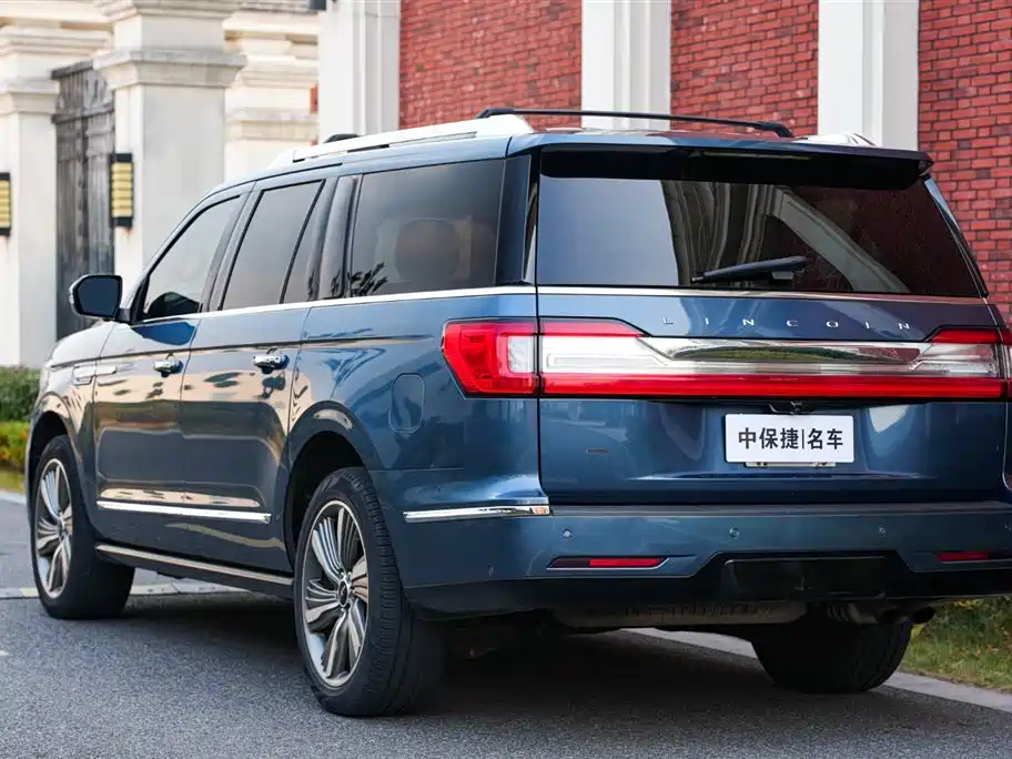 Lincoln Navigator 2019 — фото 27