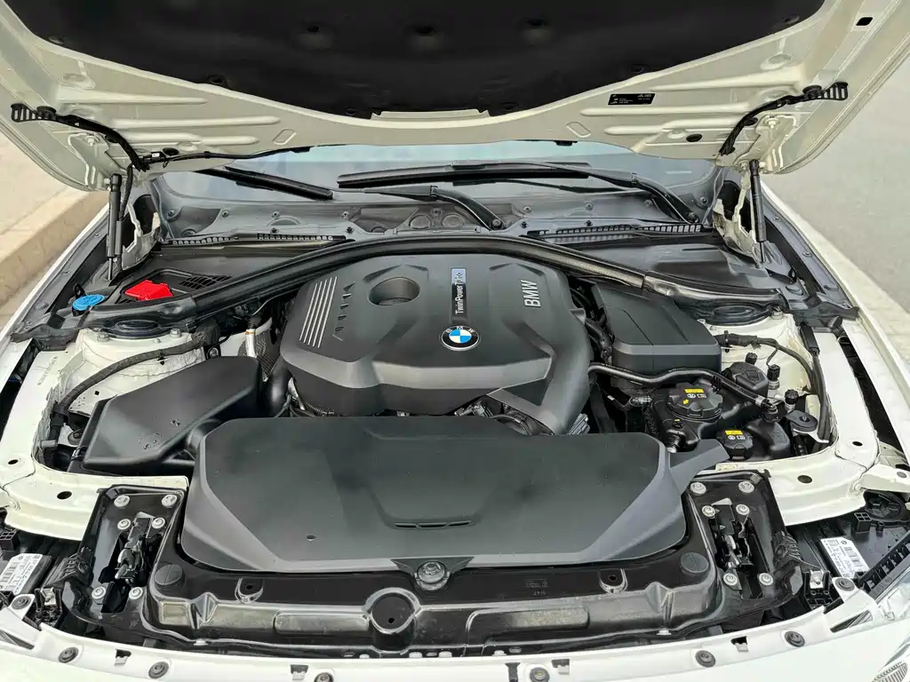 BMW 3 Series 2017 — фото 26
