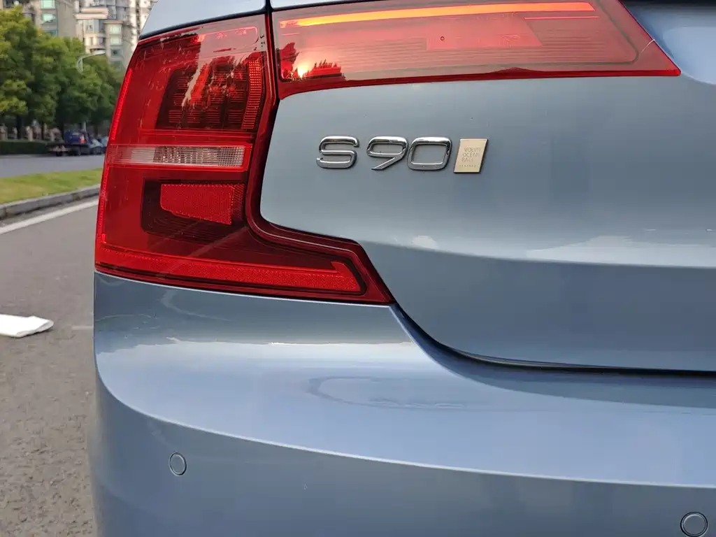 Volvo S90 2018 — фото 12