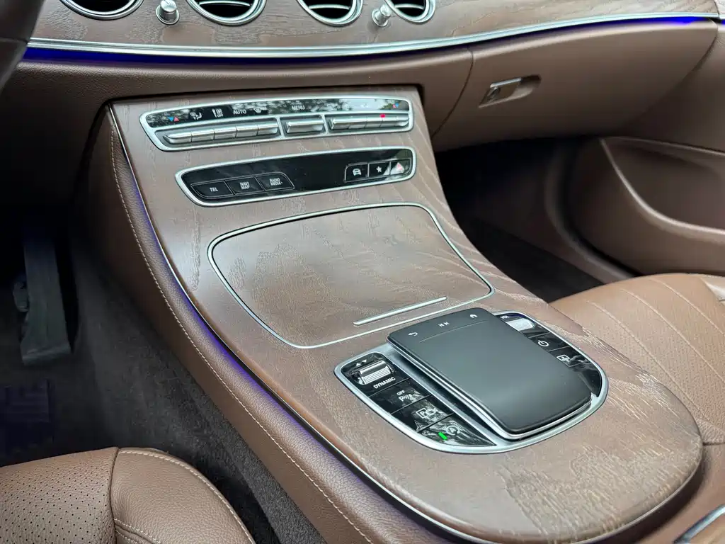 Mercedes-Benz E-Class 2021 — фото 12