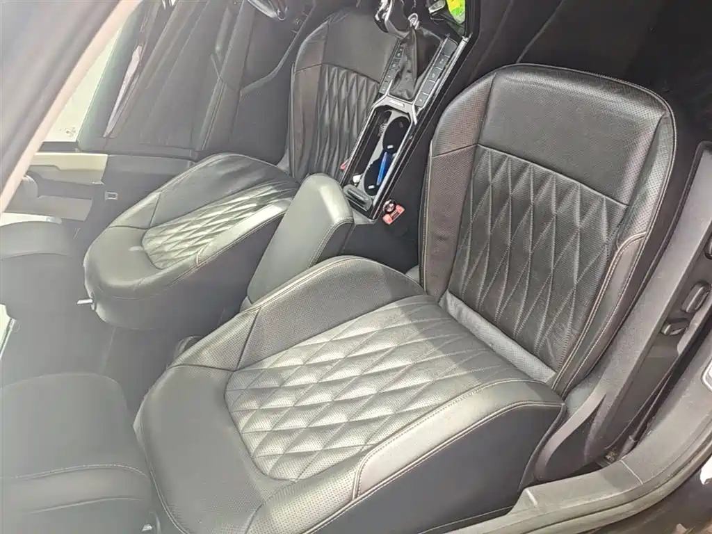 Volkswagen Passat New Energy 2020 — фото 25