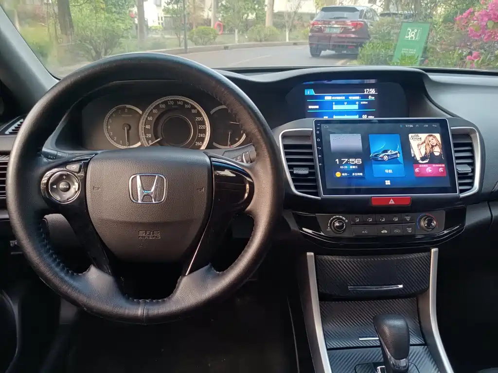 Honda Accord 2018 — фото 15