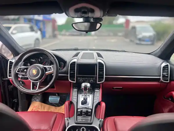 Porsche Cayenne 2011