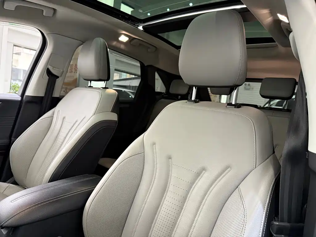 Ford Escape 2020 — фото 13