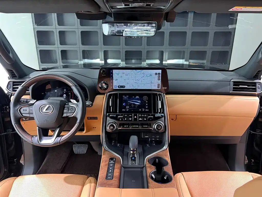 Lexus LX 2025 — фото 10