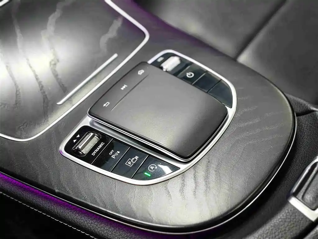 Mercedes-Benz E-Class 2020 — фото 17