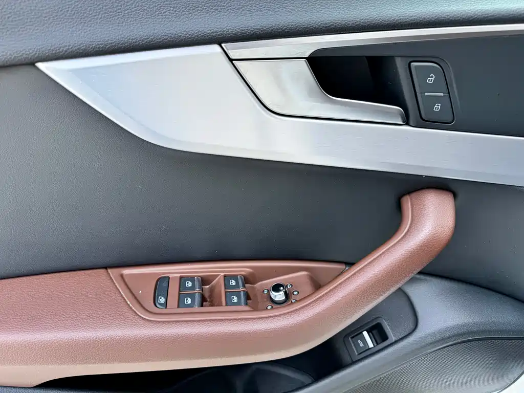 Audi A4L 2017 — фото 14