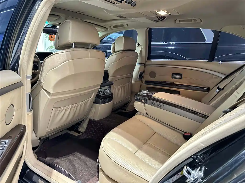 BMW 7 Series 2007 — фото 13