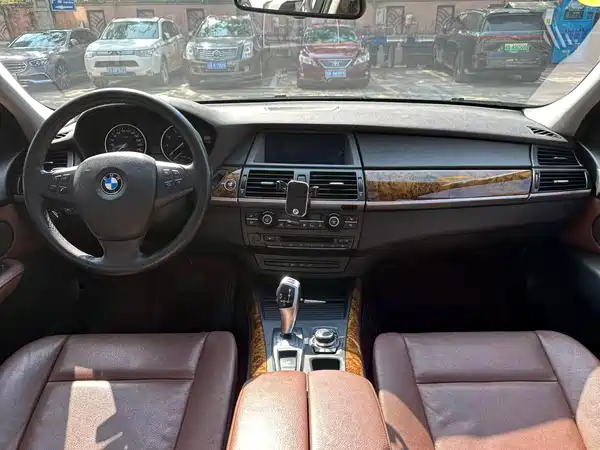 BMW X5 2011