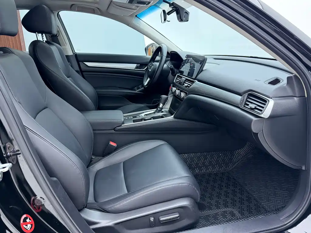 Honda Accord 2022 — фото 17