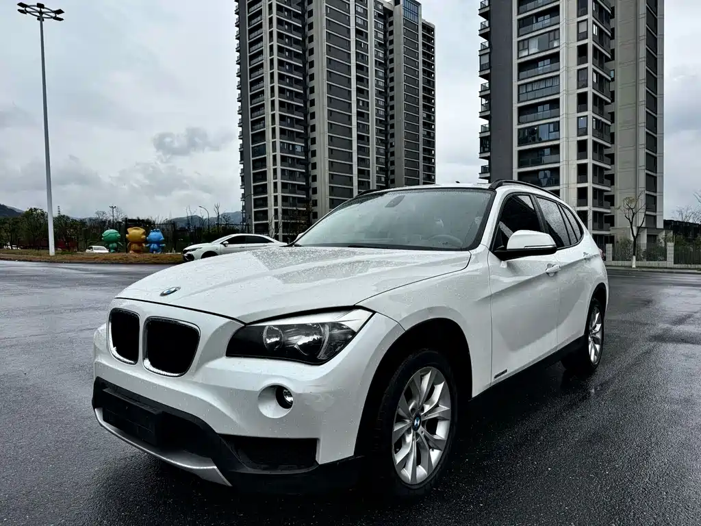 BMW X1 2014 — фото 1