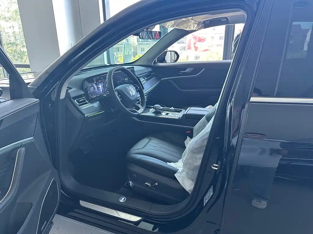 Hongqi HS5 2025