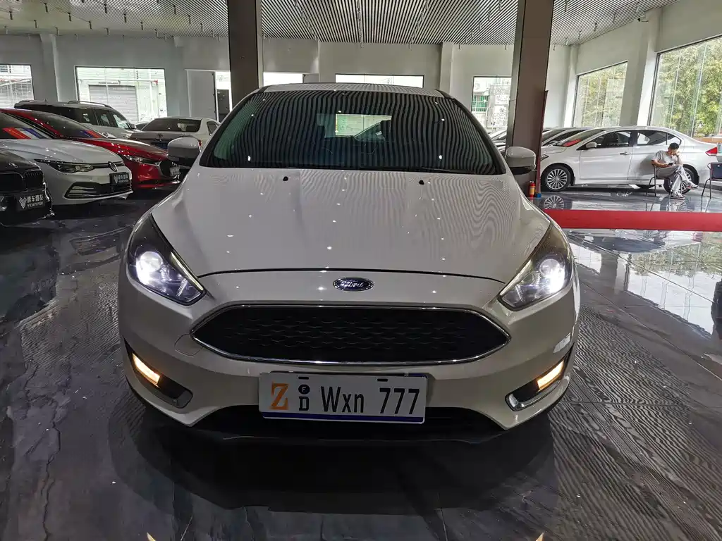 Ford Focus 2018 — фото 3