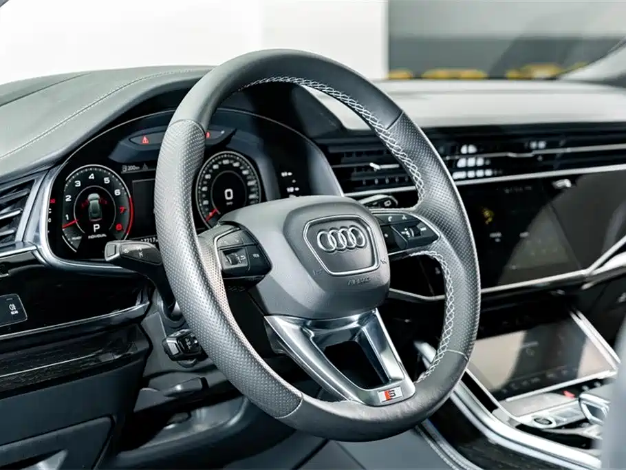 Audi Q8 2022 — фото 12